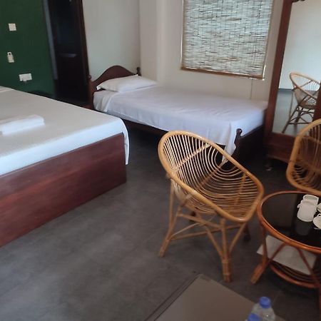 Sunil Garden Guesthouse Unawatuna Exterior foto