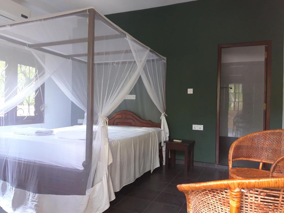 Sunil Garden Guesthouse Unawatuna Exterior foto